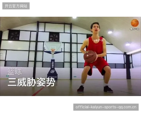 篮球新秀逆天飞扣！空中姿势如同动画